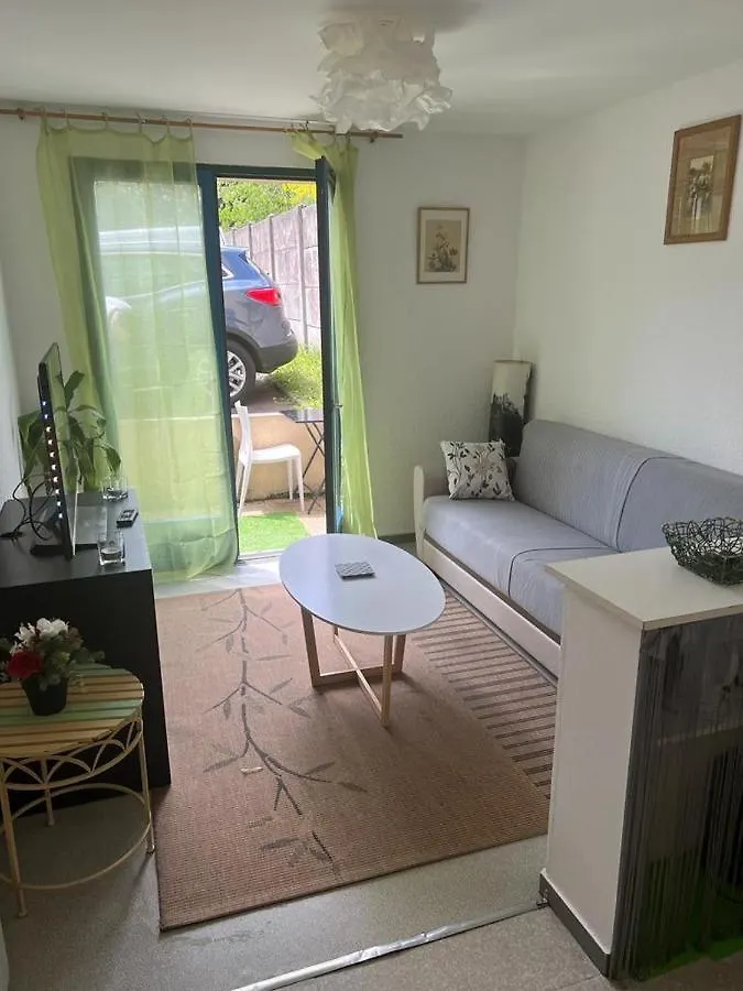 Superbe Appartement Avec Parking Prive Et Entree Autonome Rennes 0*,  France